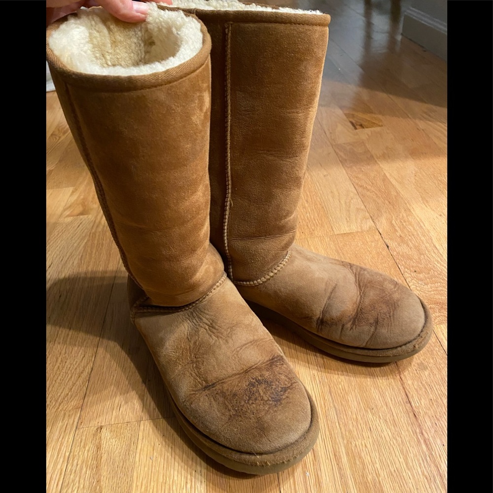Size 9 Ugg womens boots